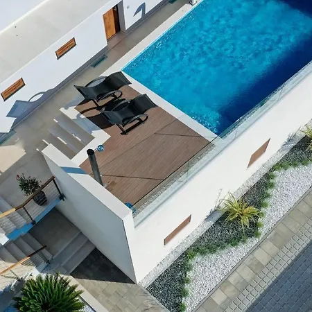 Lena Luxury Iii Apartment