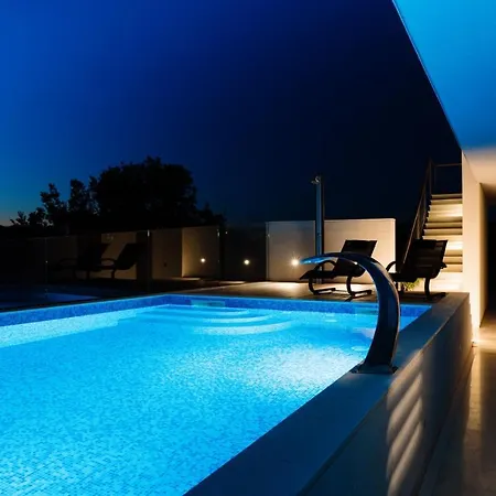 Lena Luxury Iii *