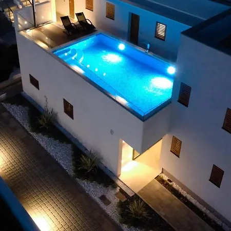 Lena Luxury Iii *